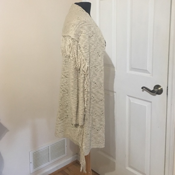 🍂🍁Long knit cardigan.🍂🍁 - Picture 3 of 4